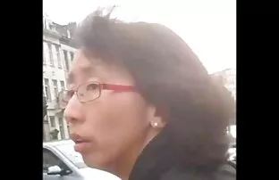 XXX युवा महिला masturbates योनि पर खाली बॉलीवुड सेक्सी हिंदी मूवी सड़क