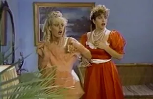 XXX एशियन वाइफ बेकार हज़्बेंड ' s डिक पर सेक्सी मूवी फुल एचडी हिंदी में बिस्तर