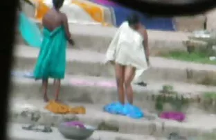 XXX रसीला छात्र सड़क पर खुले स्तनों के सेक्सी मूवी मूवी हिंदी में साथ चलता है