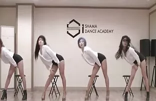 XXX महिला में तेल masturbates के साथ गर्म मलाई सेक्सी मूवी वीडियो हिंदी में करनेवाली