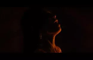 XXX टैटू पार्लर वाली लड़की हिंदी सेक्सी वीडियो फुल मूवी ने क्लाइंट को रॉयल मिनेट से ट्रीट किया है