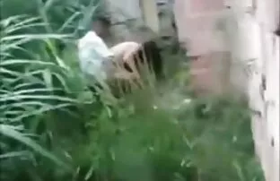 XXX सुनहरे बालों वाली में सेक्स हिंदी फुल मूवी काले दस्ताने नाटकों के साथ एक काले बाल वाली