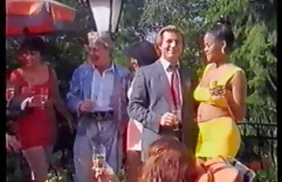 XXX सुनहरे बालों वाली में उच्च ऊँची हिंदी पिक्चर सेक्सी मूवी एड़ी के जूते और उसके संभोग में नीचे पहनने के कपड़ा