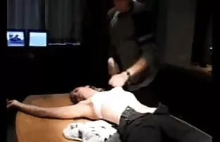 XXX काले बाल वाली के साथ पतला लूट व्यवहार करता है एक आदमी के सेक्सी वीडियो मूवी एचडी साथ एक घर का बना मिनेट