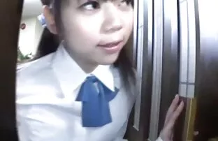 XXX सुंदर नर्स डालता है एक बड़े सदस्य के रोगी हिंदी सेक्सी मूवी 2