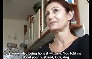 XXX दो गुदा आवारा लड़की विभाजित एक पतला पुरुष पर हिंदी में सेक्सी मूवी के सोफे