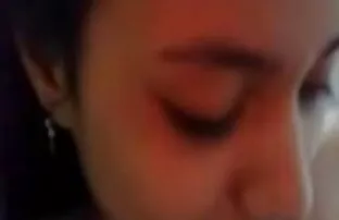 XXX भारतीय पॉर्न स्टार सख्ती से dolbshy के हिंदी सेक्सी मूवी दिखाओ साथ सफेद डिक पर सोफे