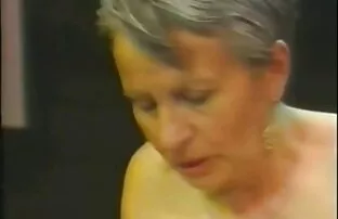 XXX रोमांटिक भारतीय नृत्य सेक्सी मूवी एचडी मूवी स्ट्रिपटीज़ में सोने के लिए उसके पति